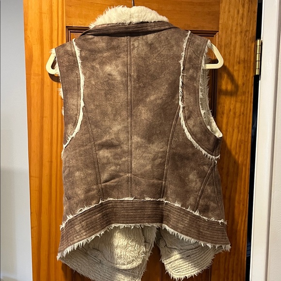 Brown Faux Shearling Vest - Picture 3 of 3